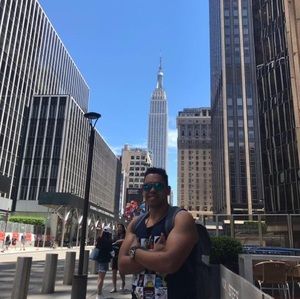 Meet your Posher, Gustavo adolfo